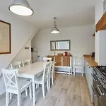 Host & Stay - Adventure House