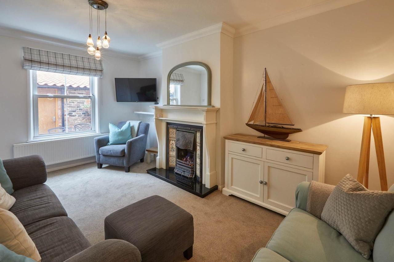 Host & - Adventure House Whitby